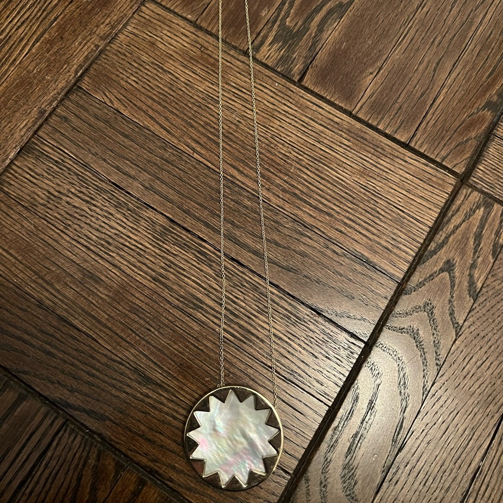 House of Harlow, white pearl, long necklace